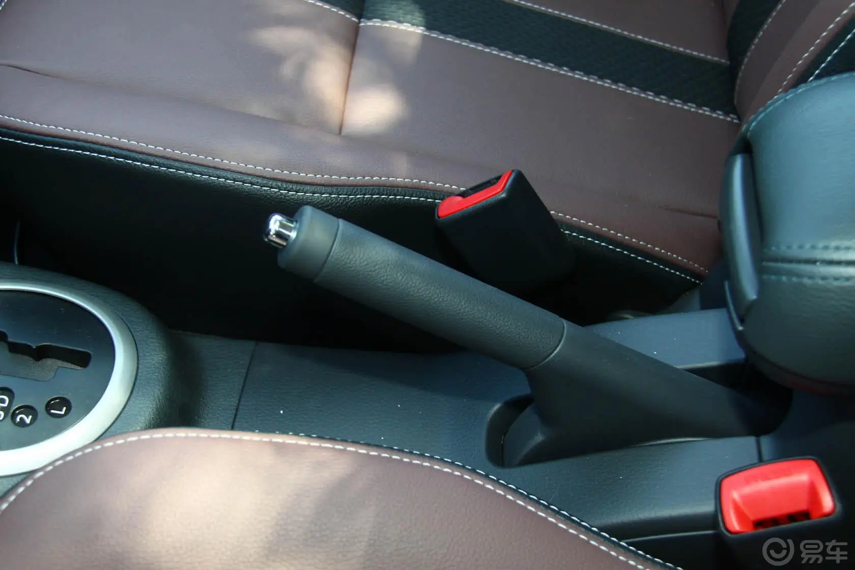 天语 SX4锐骑 1.6L 自动基本型驻车制动（手刹，电子，脚刹）