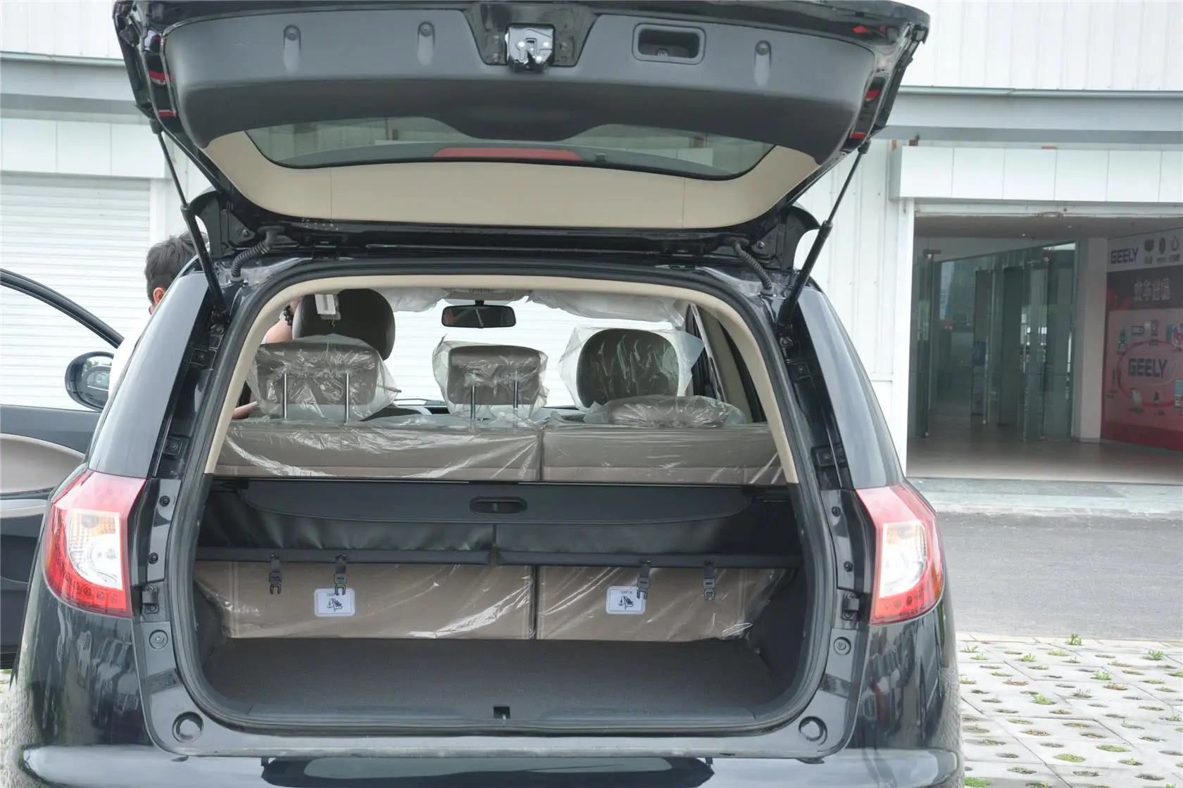 吉利GX71.8L 手动 尊贵型行李箱空间