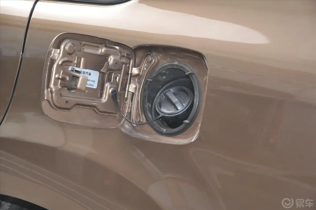 比亚迪S62.4L 自动 尊荣型 劲悦版油箱盖