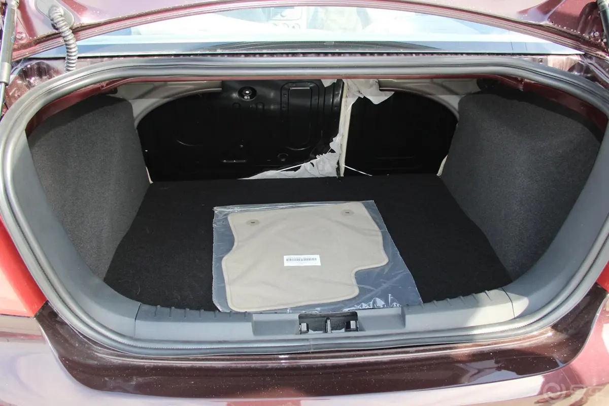 福克斯三厢 经典款 1.8L 手动 基本型行李箱空间