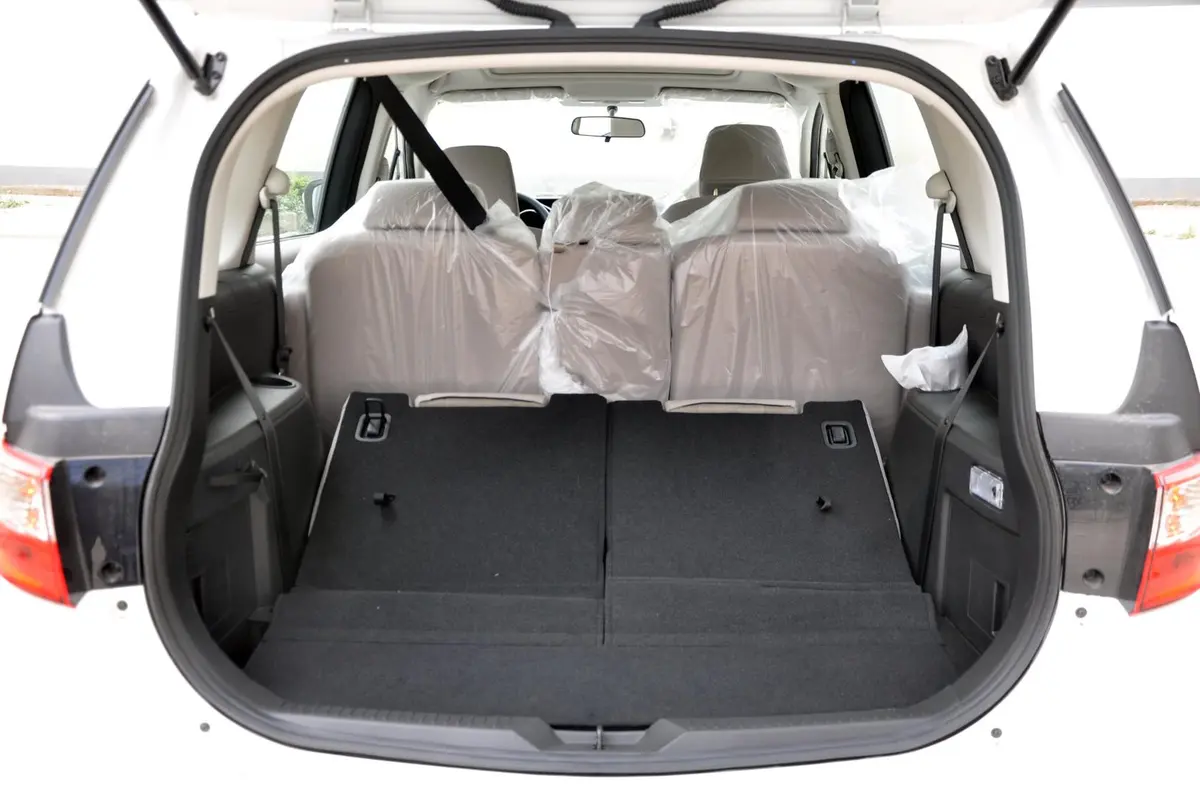 马自达52.0L 自动 舒适型行李箱空间