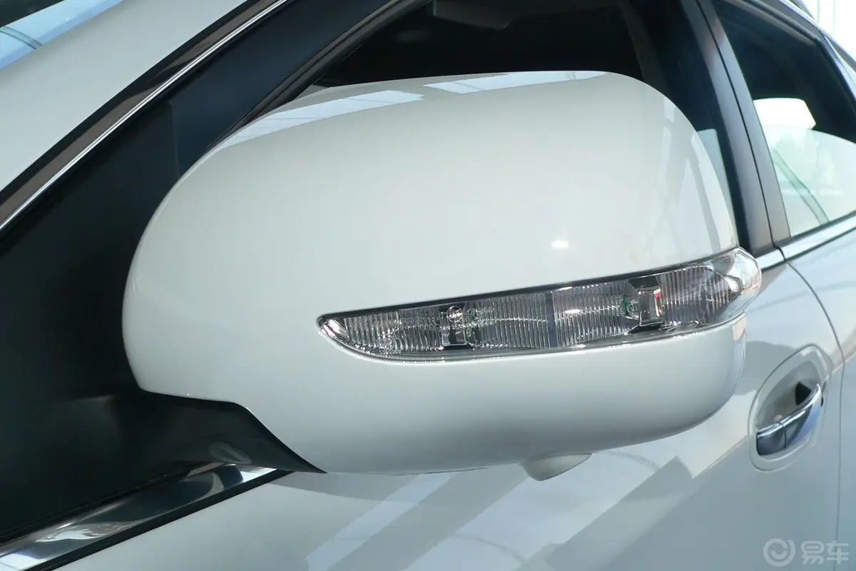 大7 SUV锋芒限量版 2.2T 自动 两驱 智慧型 后视镜转向灯（前）