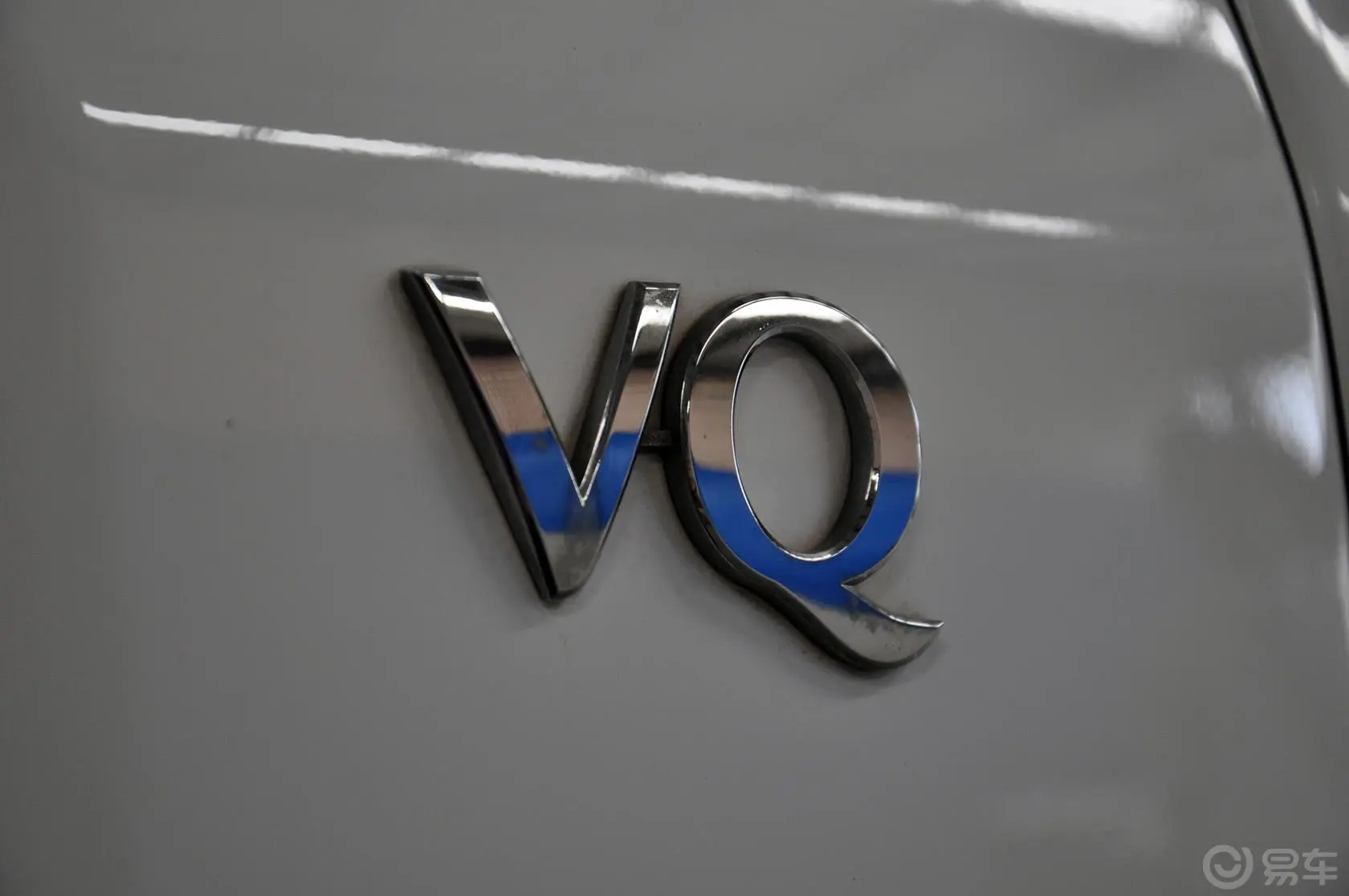 起亚VQ2.7 汽油 舒适版尾标