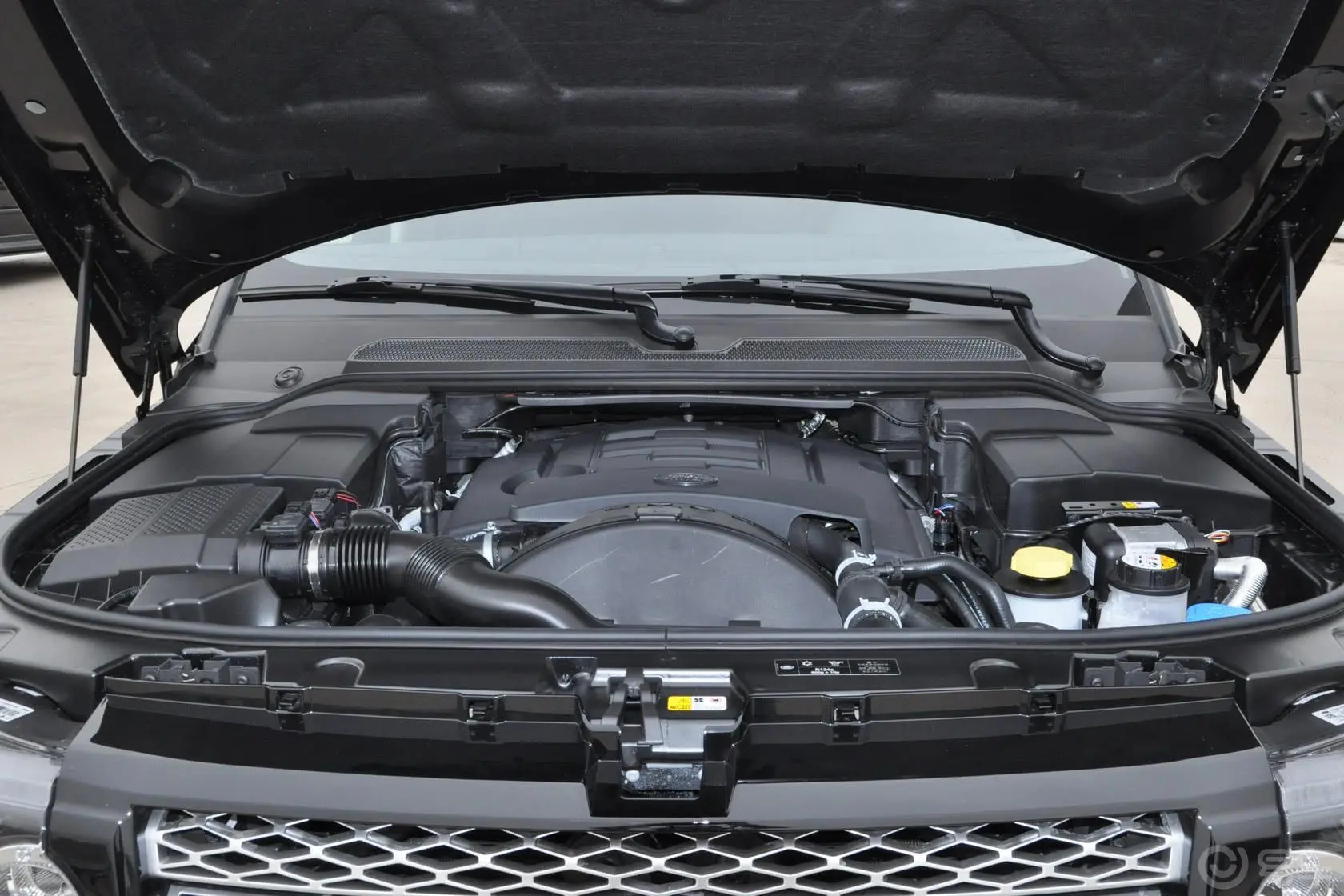 揽胜运动版3.0 TDV6 HSE 柴油款发动机