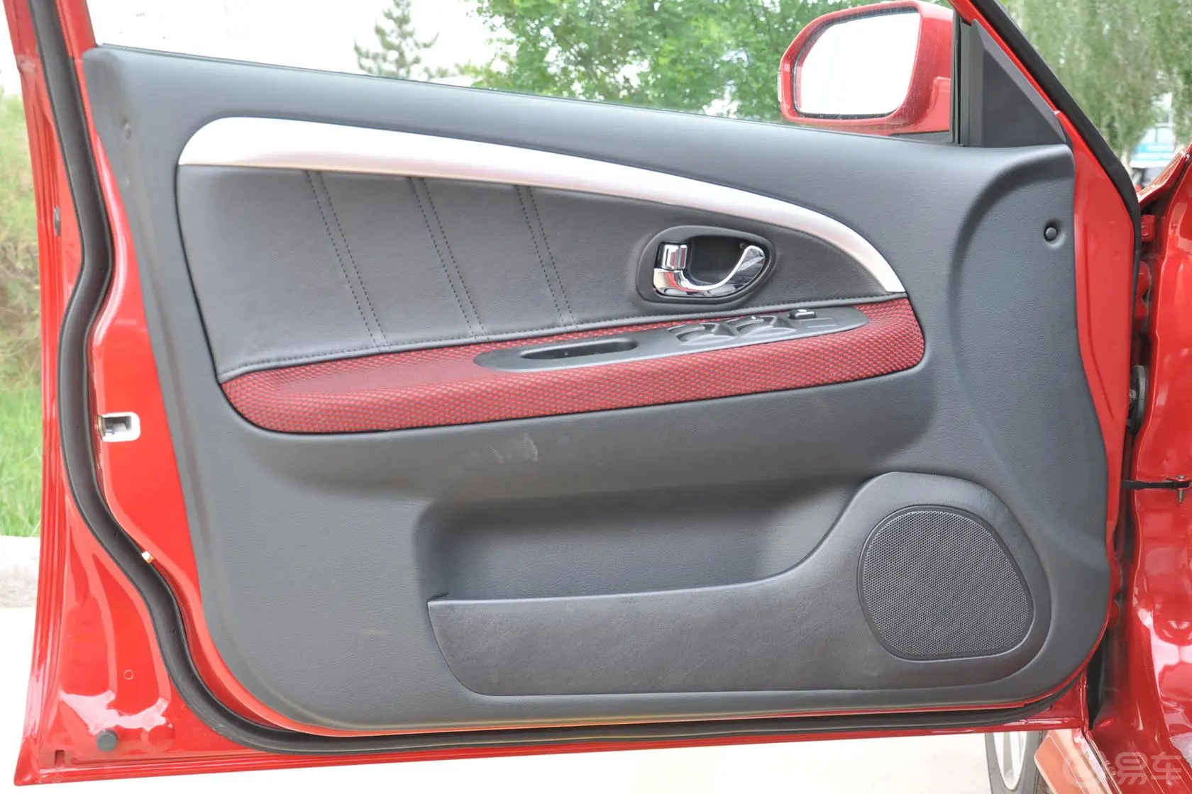 V3菱悦1.5L 手动 亲民版 风采版驾驶员侧车门内门板