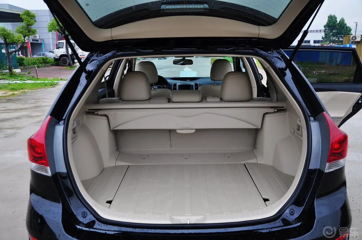 威飒(进口)2.7L 自动 两驱 至尊版行李箱空间
