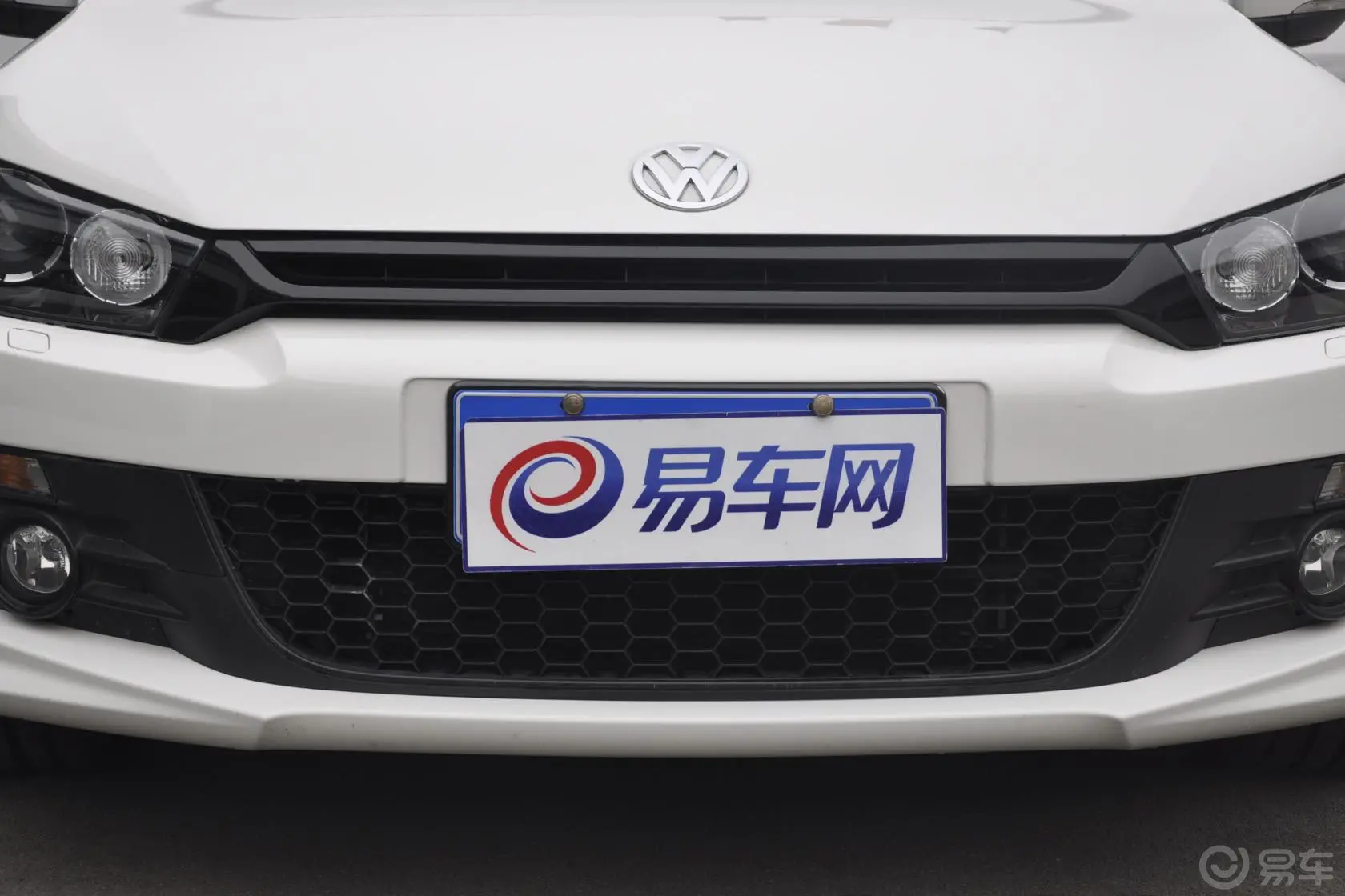 尚酷2.0 TSI R -line前格栅侧俯拍