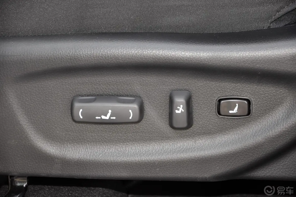 索兰托2.2L 柴油 舒适版 五座座椅调节键