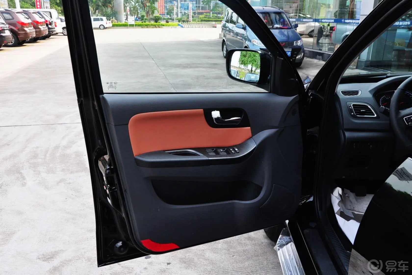 海马S72.0L 手动 智享版驾驶员侧车门内门板