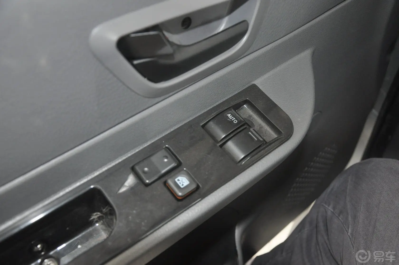 迷迪1.3L 手动 宜商版 标准版车窗升降键