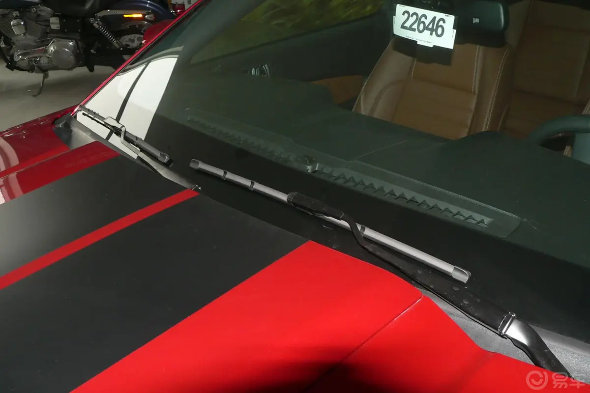 MustangV8 5.0L GT自动  豪华版 标配雨刷器（前）