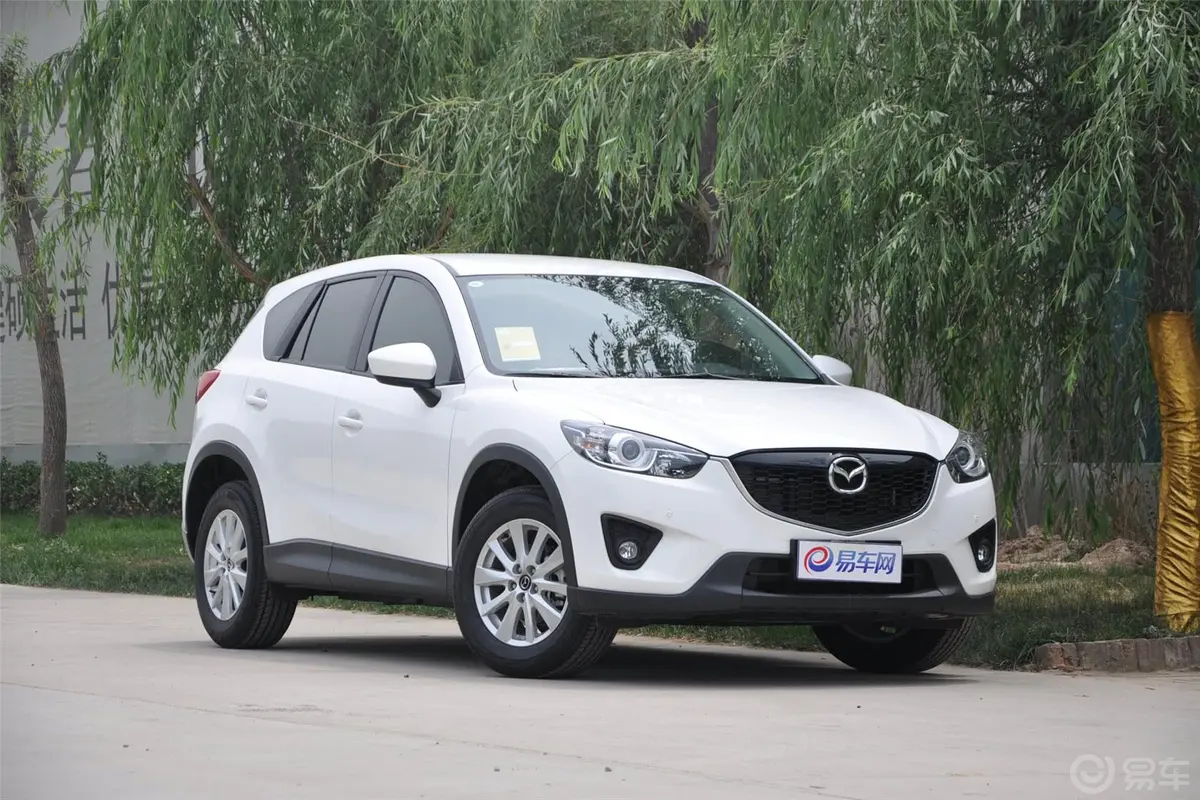 马自达CX-5(进口)2.0L 手自一体 两驱 舒适版侧前45度车头向右水平