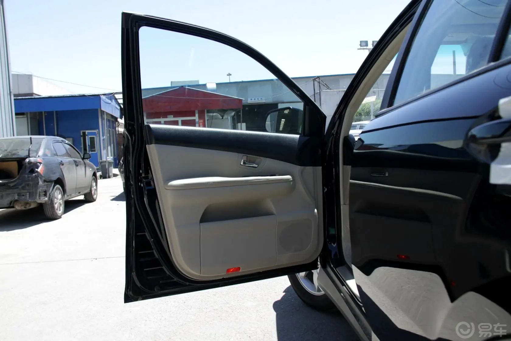 比亚迪S62.0L 手动 尊贵型 白金版驾驶员侧车门内门板