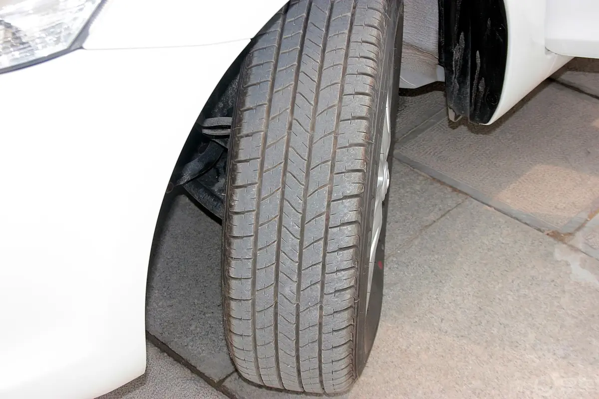 威驰1.3L GL-i 标准版 自动轮胎花纹