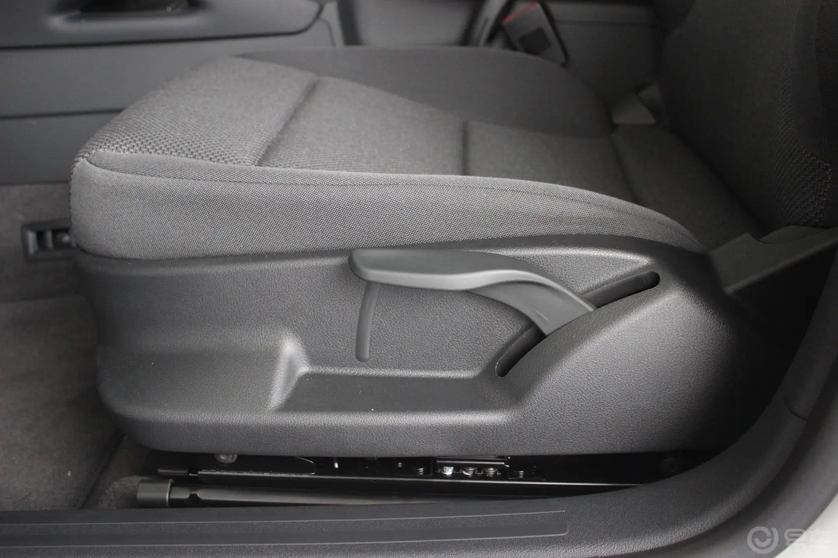 奥迪A3(进口)Sportback 30 TFSI 技术型座椅调节键