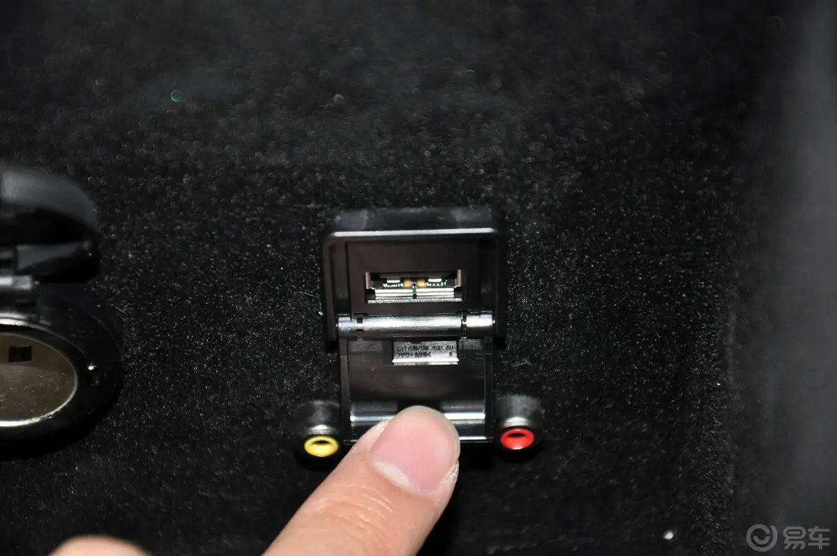 英菲尼迪EX25 后驱 优雅版USB接口