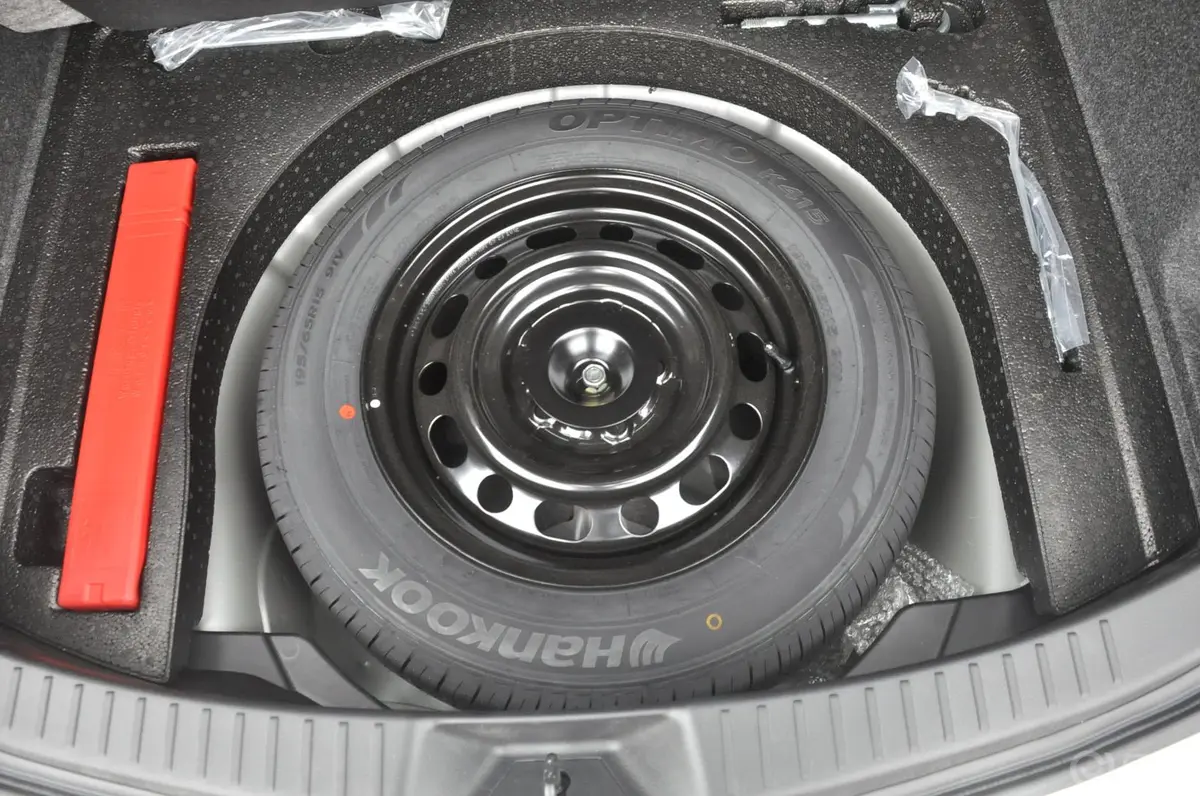 马自达3 星骋两厢 1.6L 自动 精英型备胎