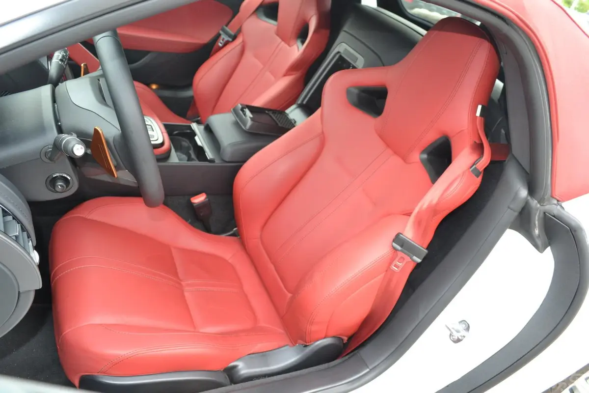 捷豹F-TYPE3.0T V6 S驾驶员座椅
