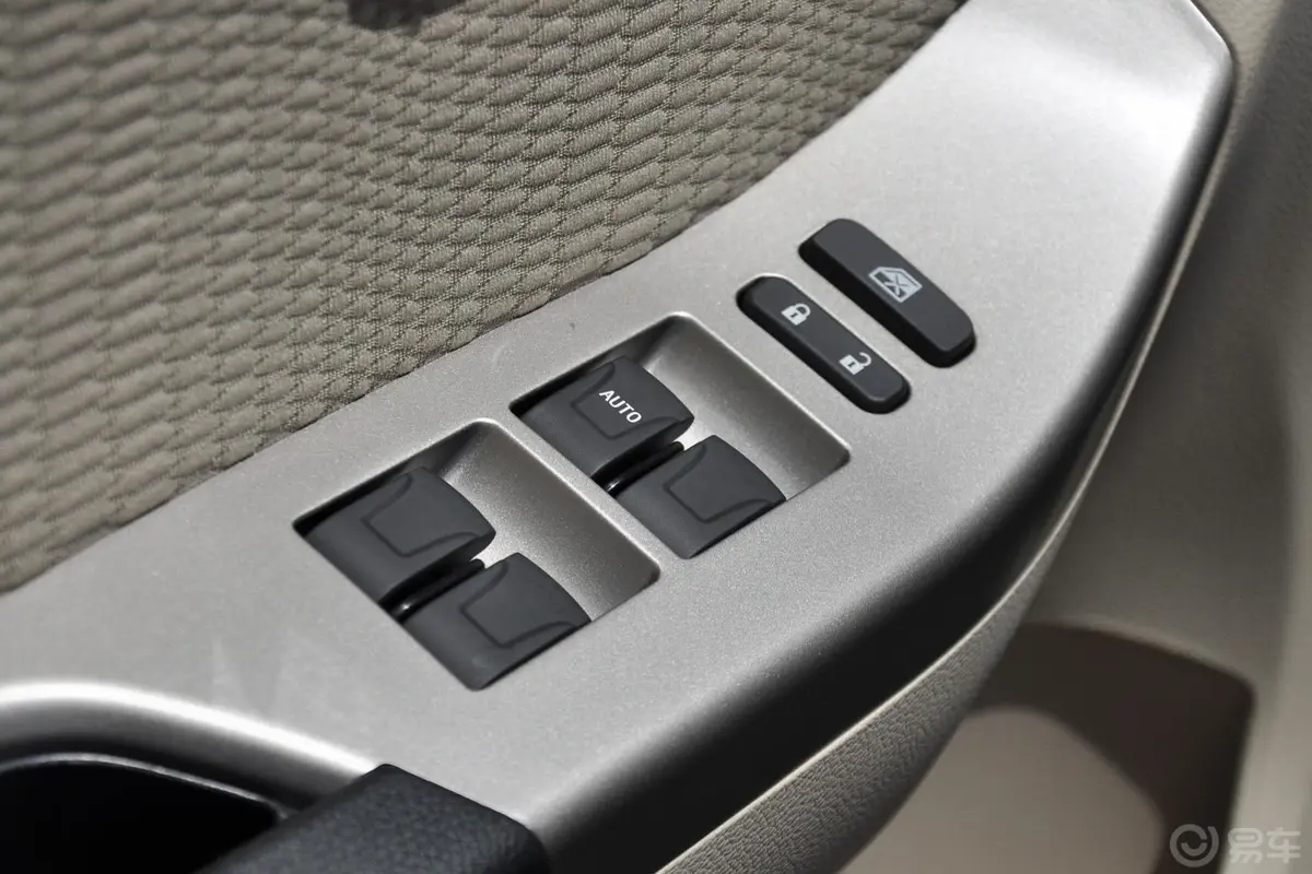 海马S72.0L 手动 智尚版车窗升降键