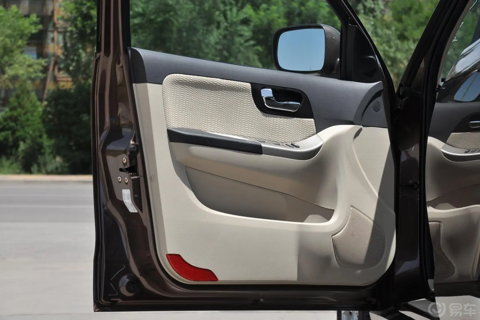 海马S72.0L 手动 智尚版驾驶员侧车门内门板