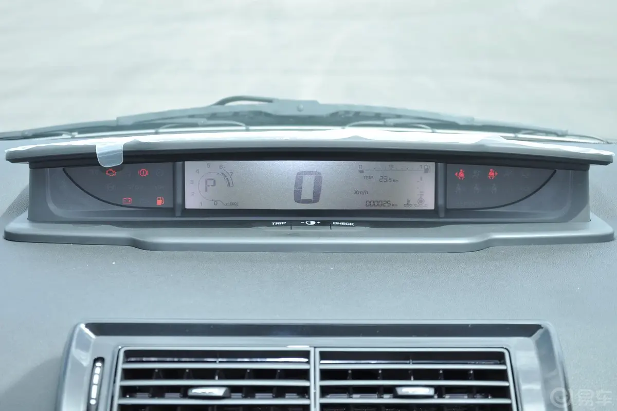 世嘉三厢 1.6L 自动 品尚型仪表盘背光显示