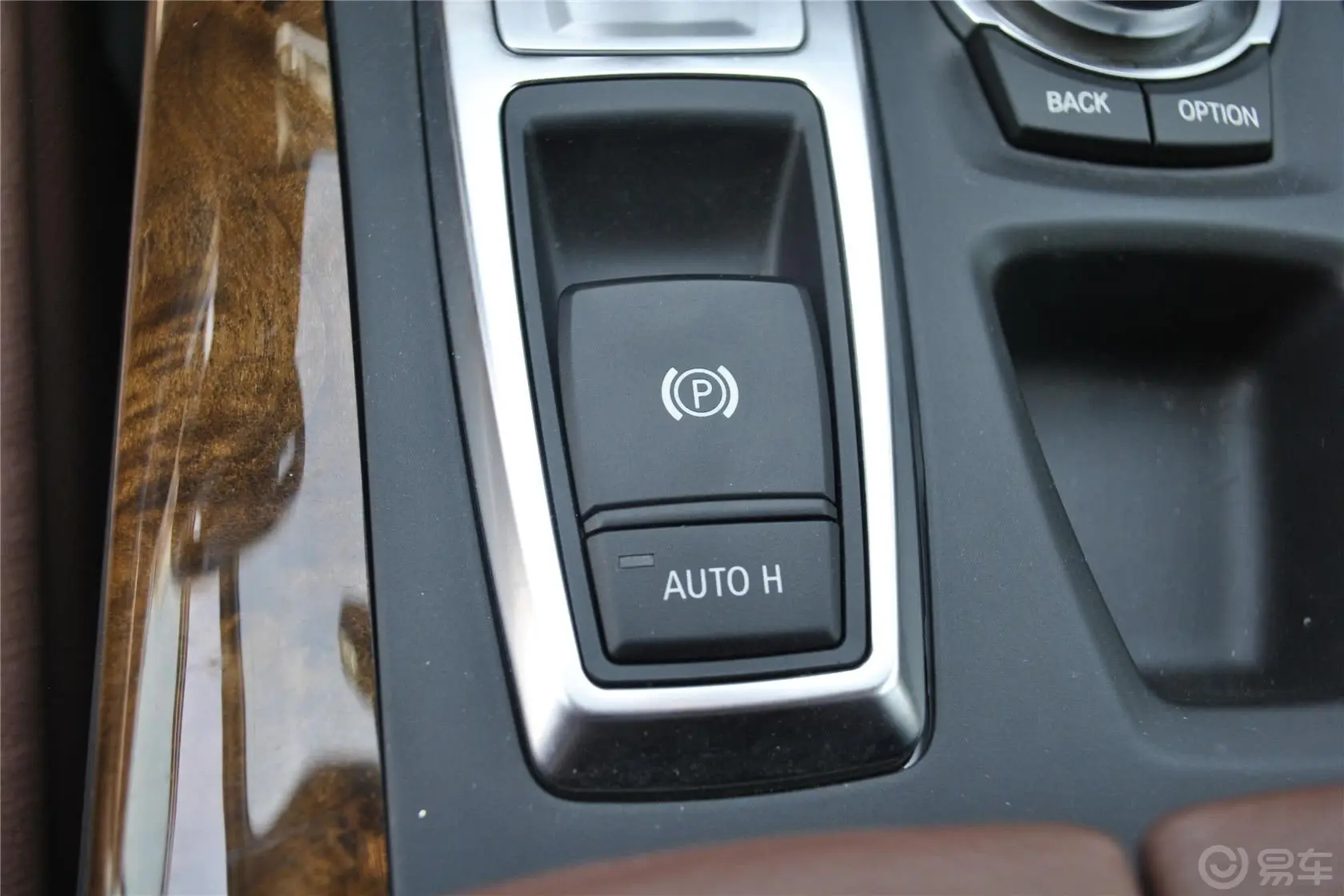 宝马X5(进口)xDrive35i 领先型驻车制动（手刹，电子，脚刹）