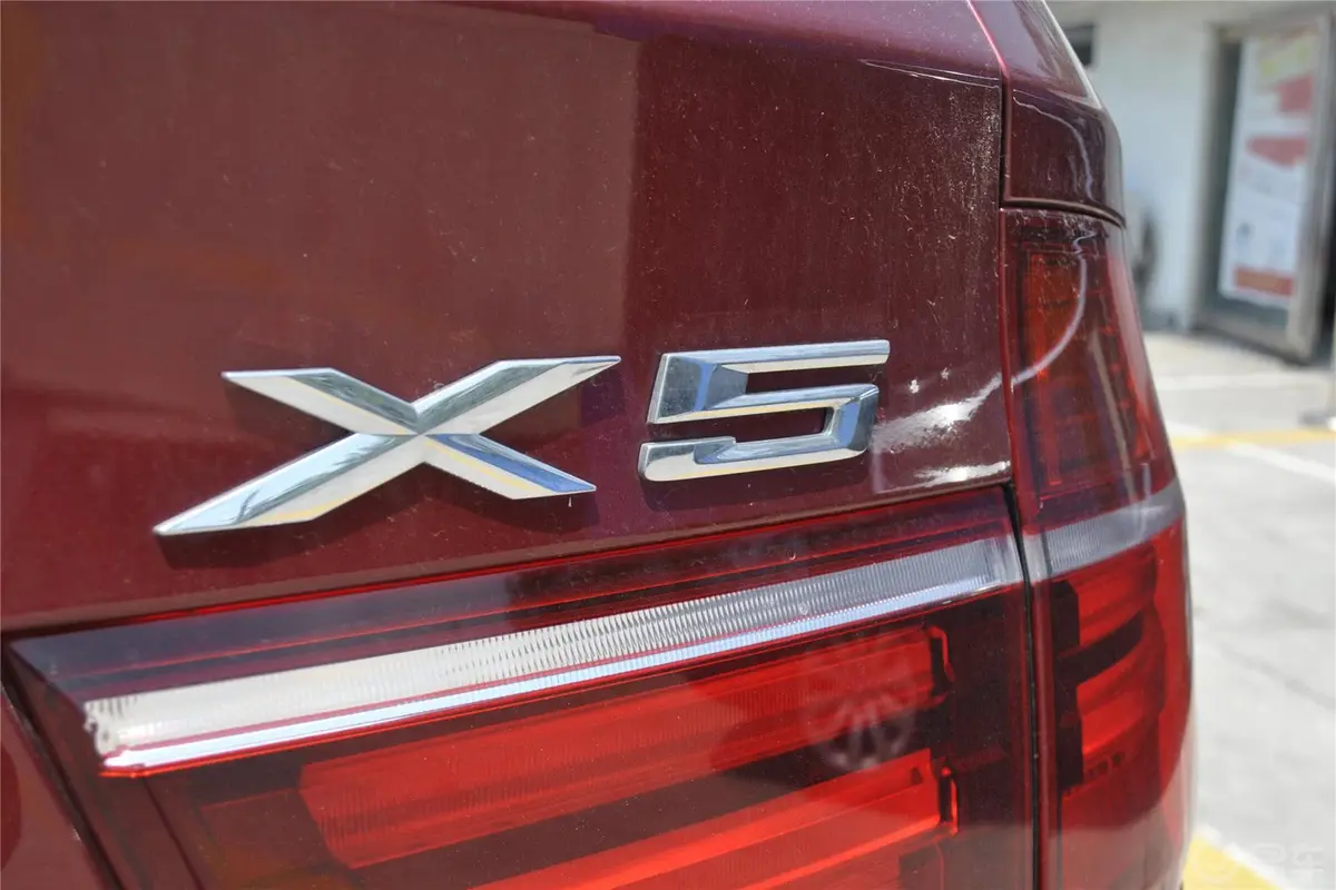 宝马X5(进口)xDrive35i 领先型尾标