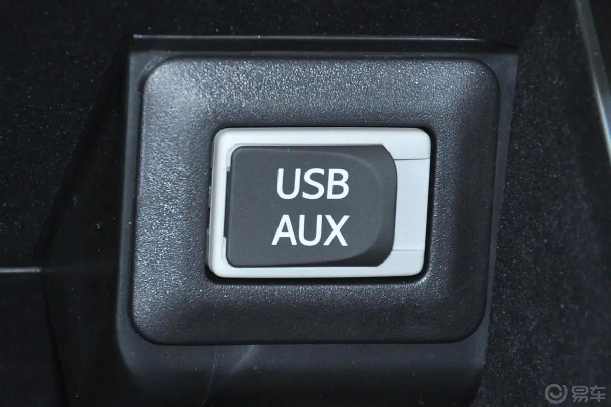 雷克萨斯RX350 典雅版USB接口