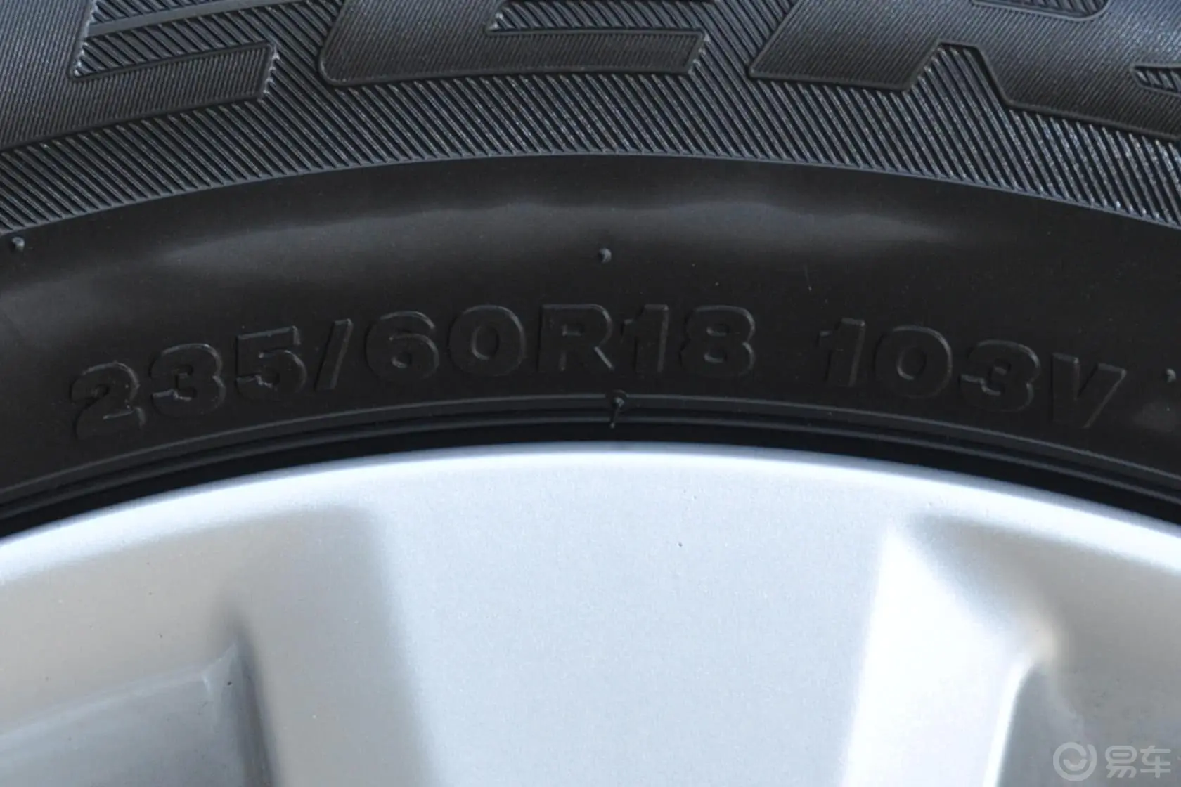 雷克萨斯RX350 典雅版轮胎规格