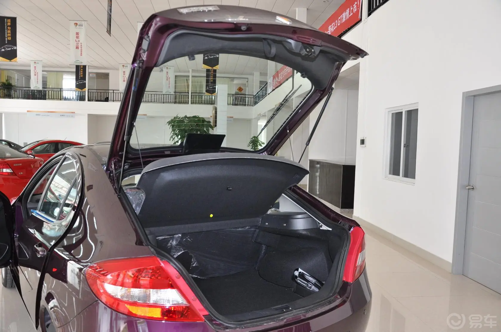 莲花L3两厢 GT 1.6L 自动 精致型行李厢开口范围