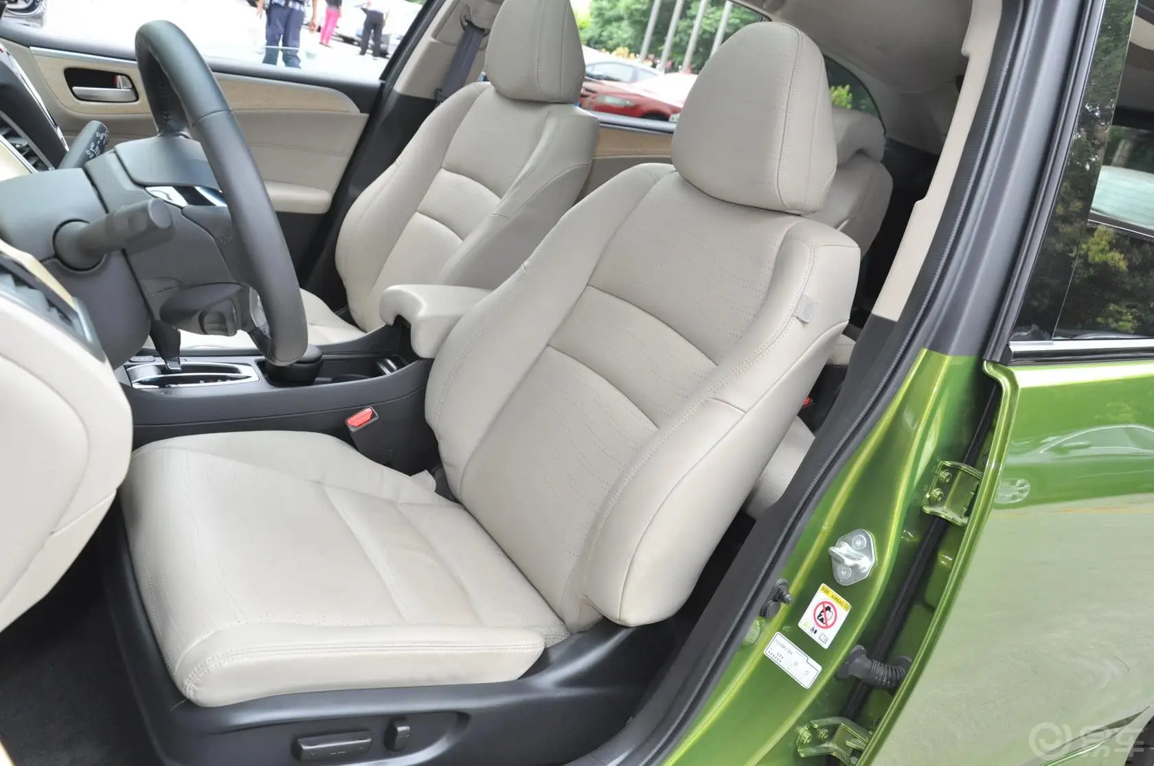 杰德1.8L CVT 豪华尊享型（五座）驾驶员座椅