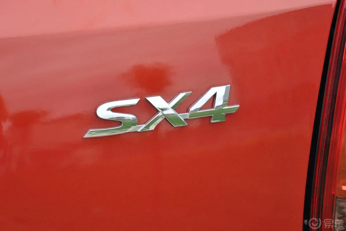 天语 SX4两厢 酷锐版 1.6L 自动 运动型尾标