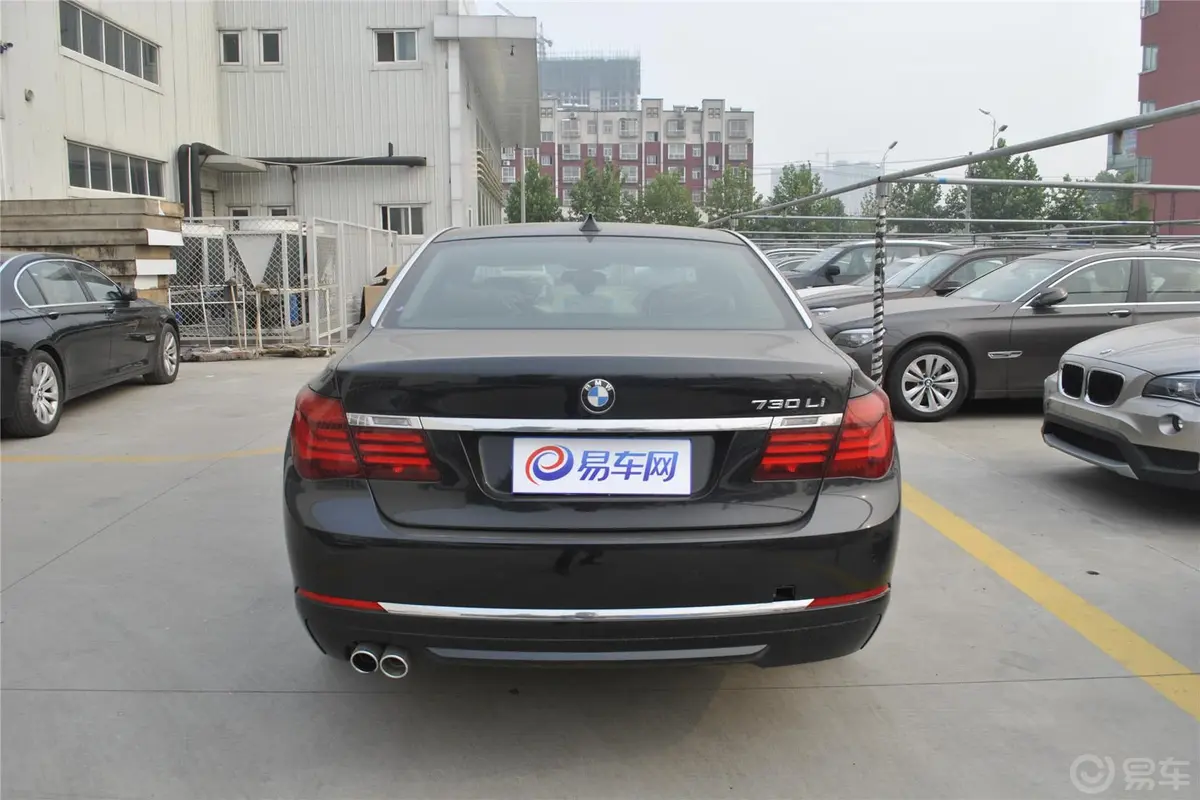 宝马7系730Li 豪华型外观