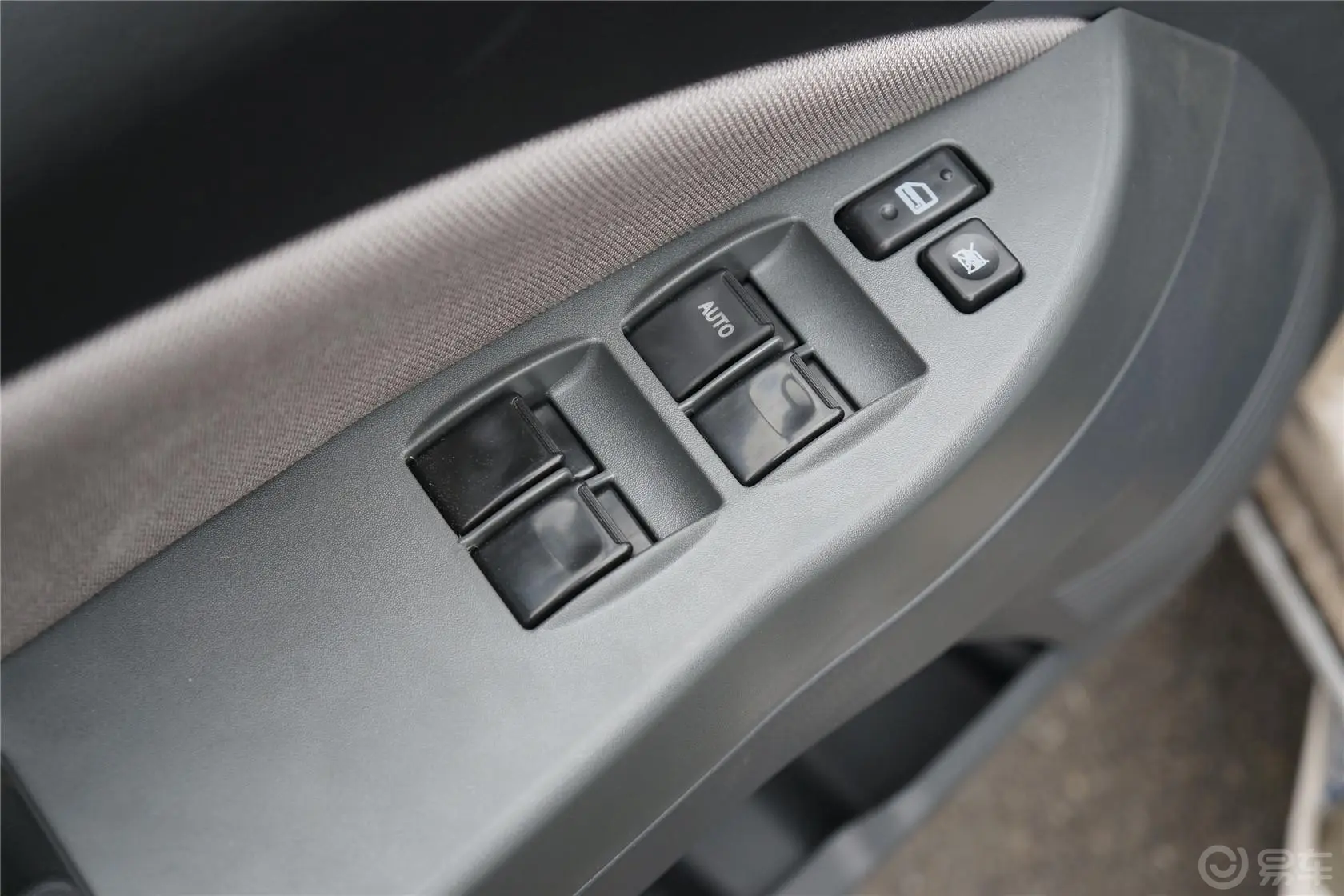 景逸LV 1.5L 手动 舒适型车窗升降键