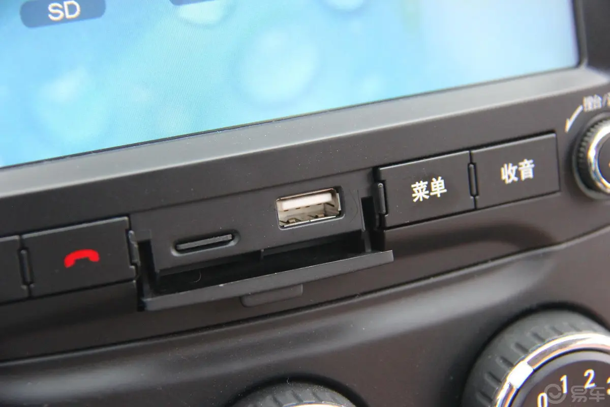 五菱宏光S1.5L S 手动 豪华型USB接口