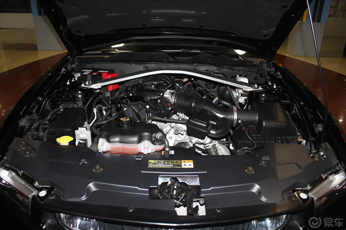 Mustang3.7L 自动 软顶敞篷发动机
