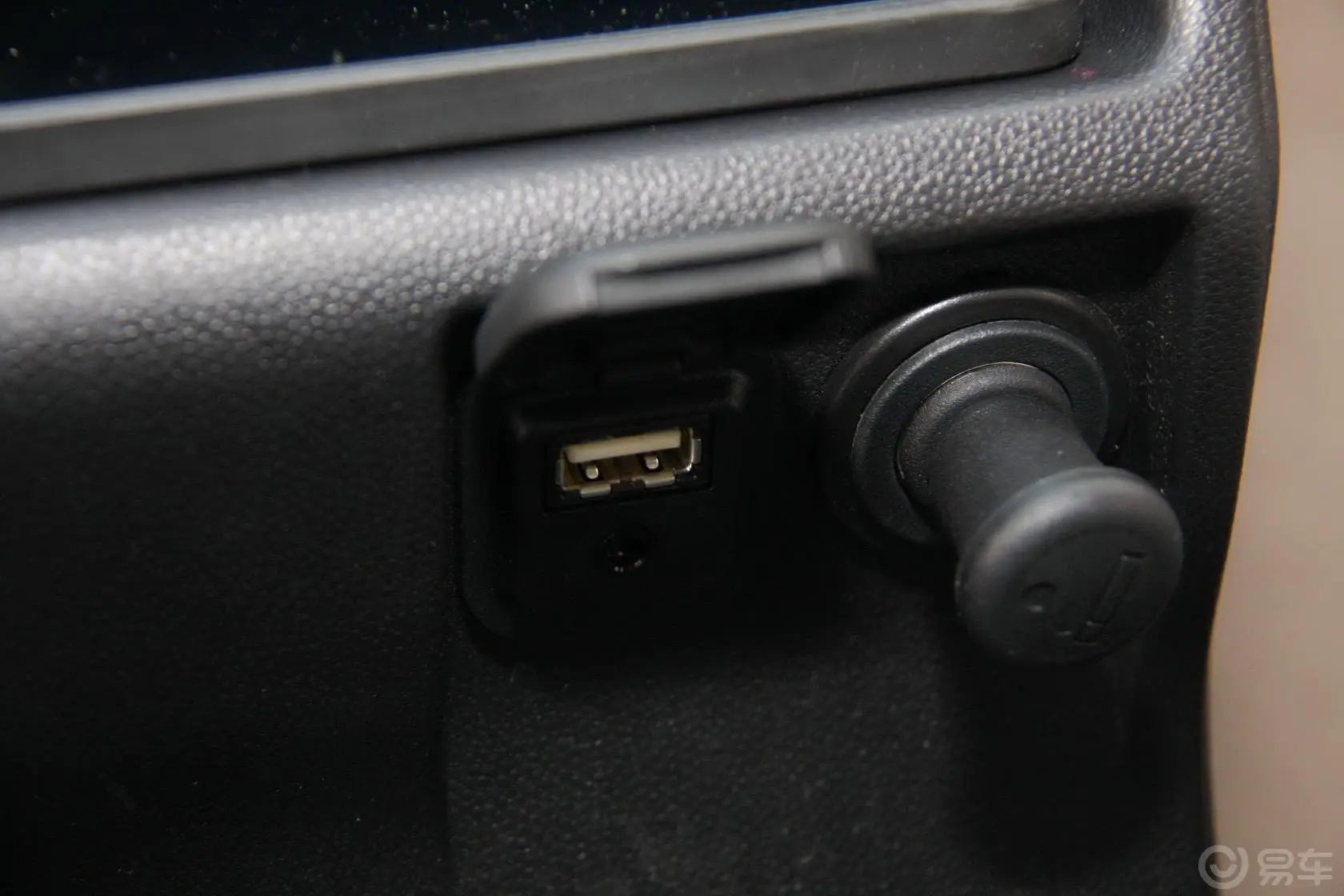 马自达52.0L 自动 豪华型USB接口