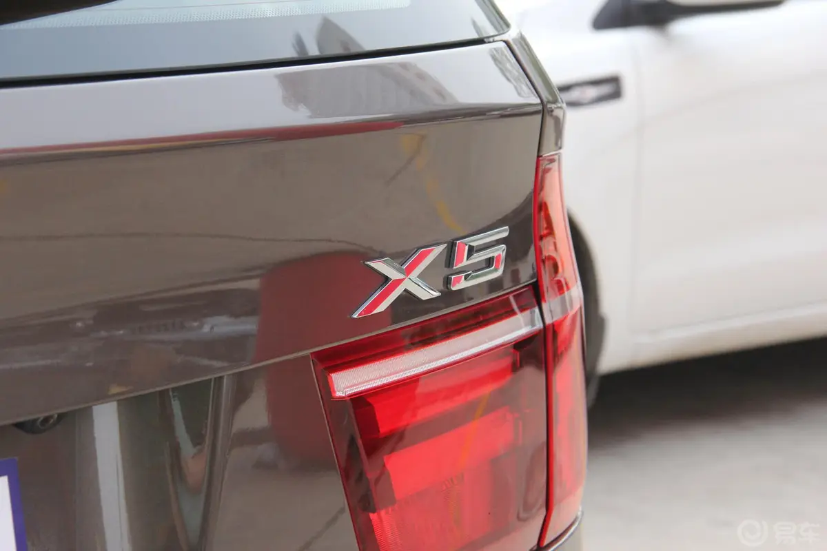 宝马X5(进口)xDrive35i 手自一体 美规版尾标