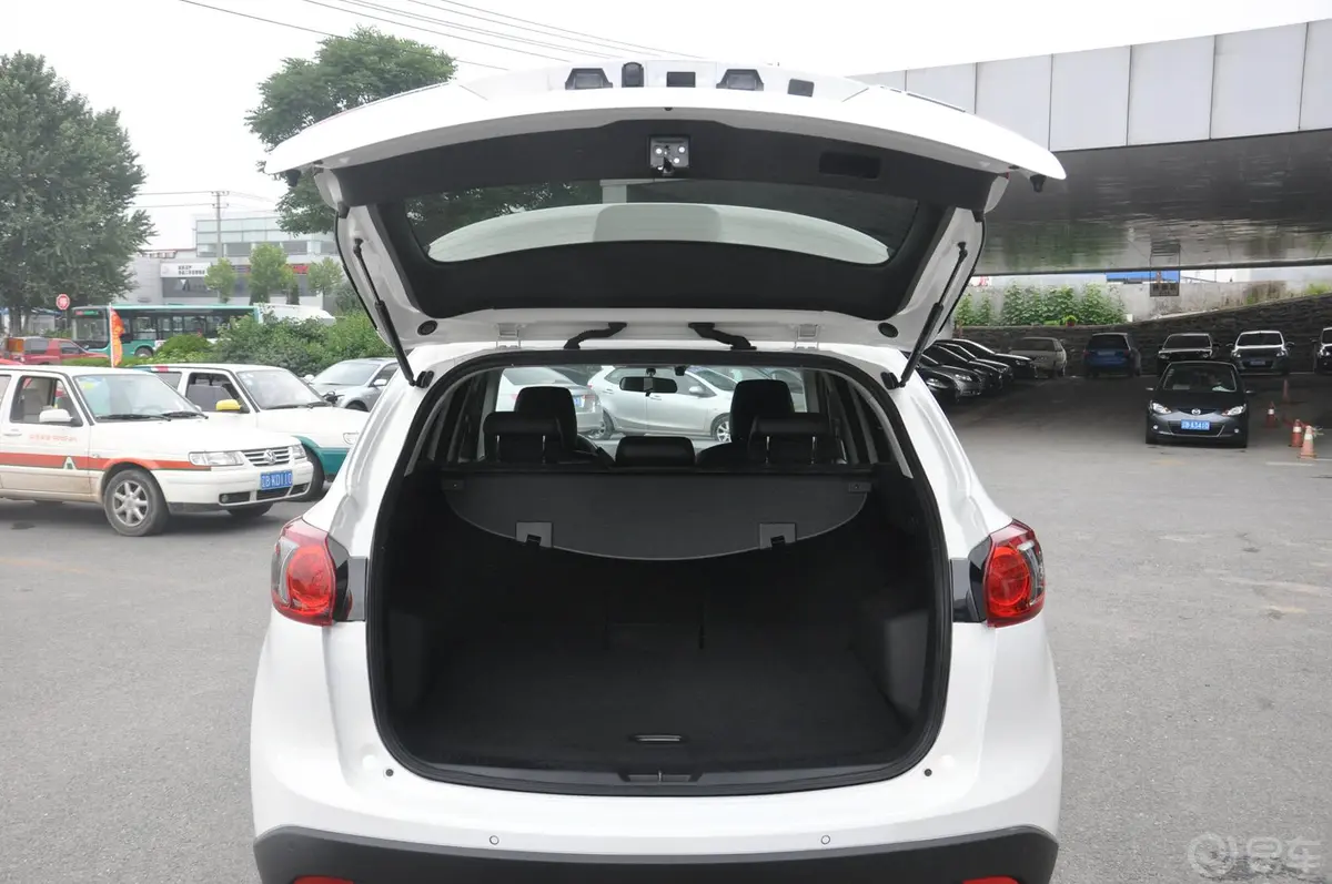马自达CX-52.0L 自动 四驱 尊贵型行李箱空间