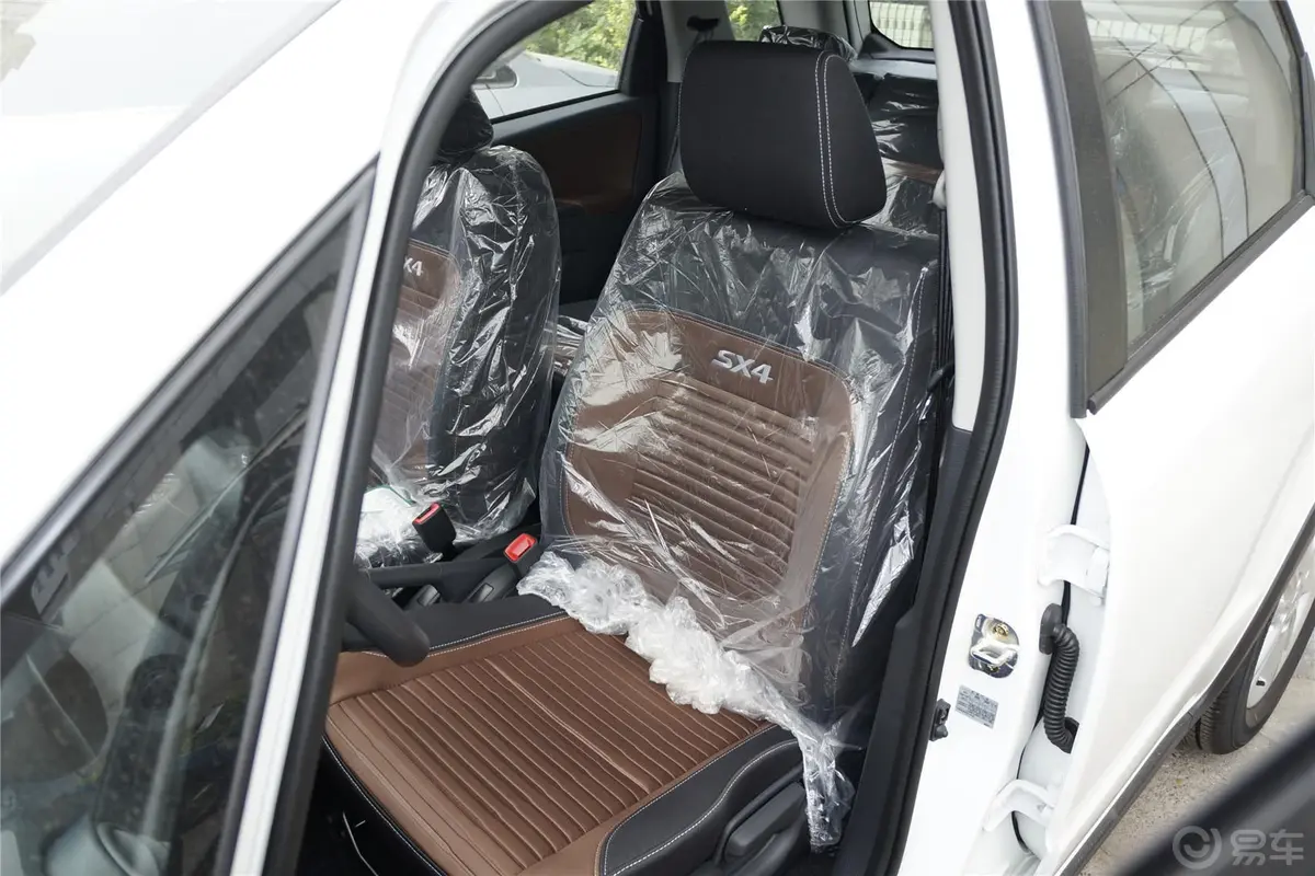 天语 SX4两厢 酷锐版 1.6L 自动 灵动型驾驶员座椅