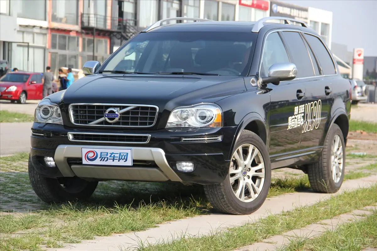 沃尔沃XC902.5T T5 行政版侧前45度车头向左水平