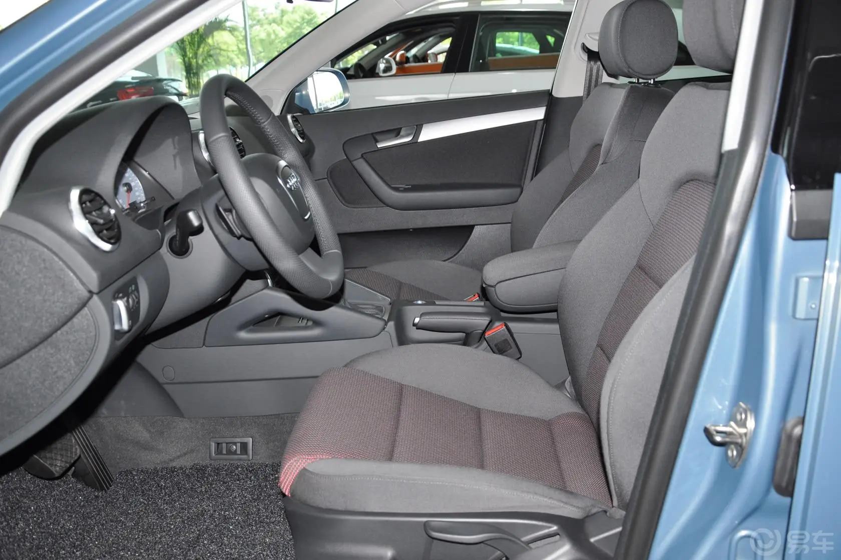 奥迪A3(进口)Sportback 30 TFSI 舒适型前排空间