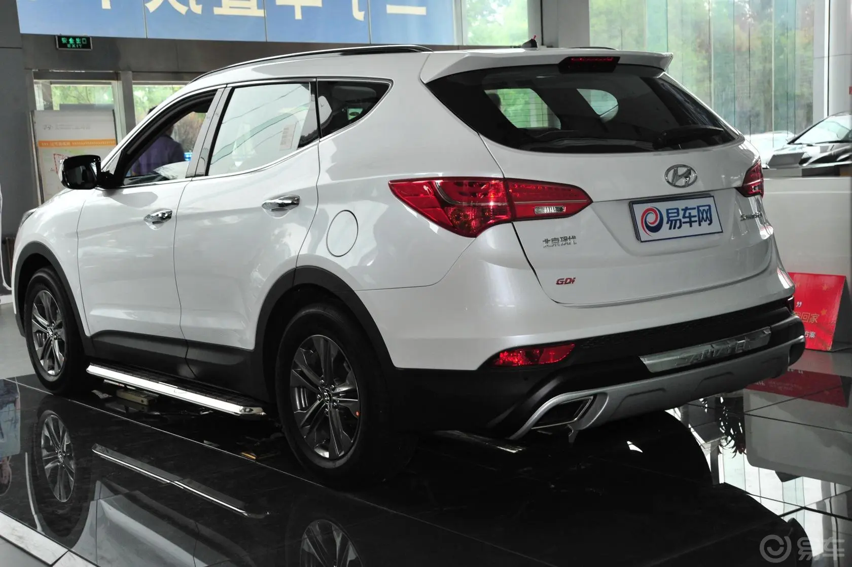 胜达2.4L GLS 四驱 自动 智能型侧后45度车头向左水平