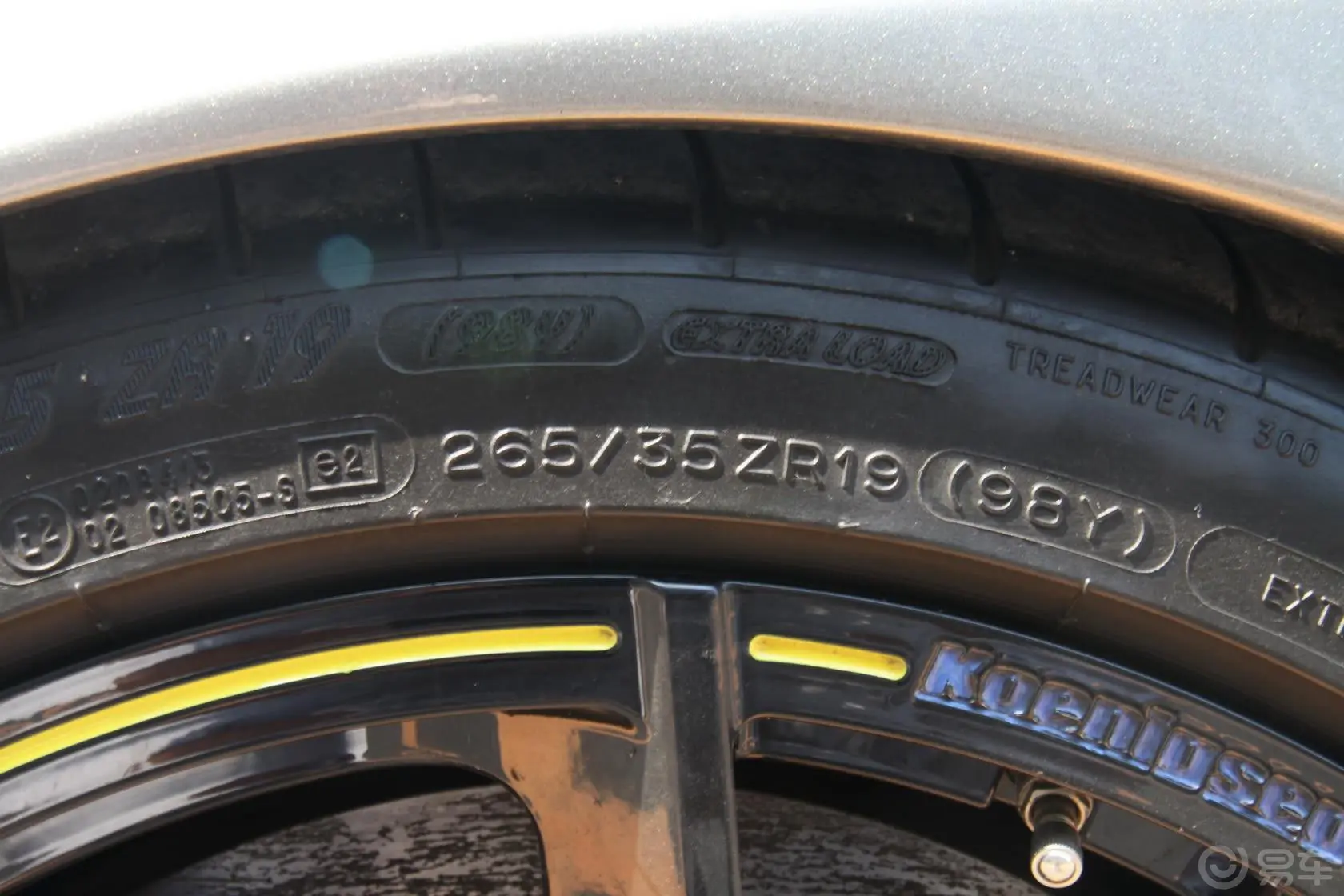 AgeraR 5.0T轮胎规格