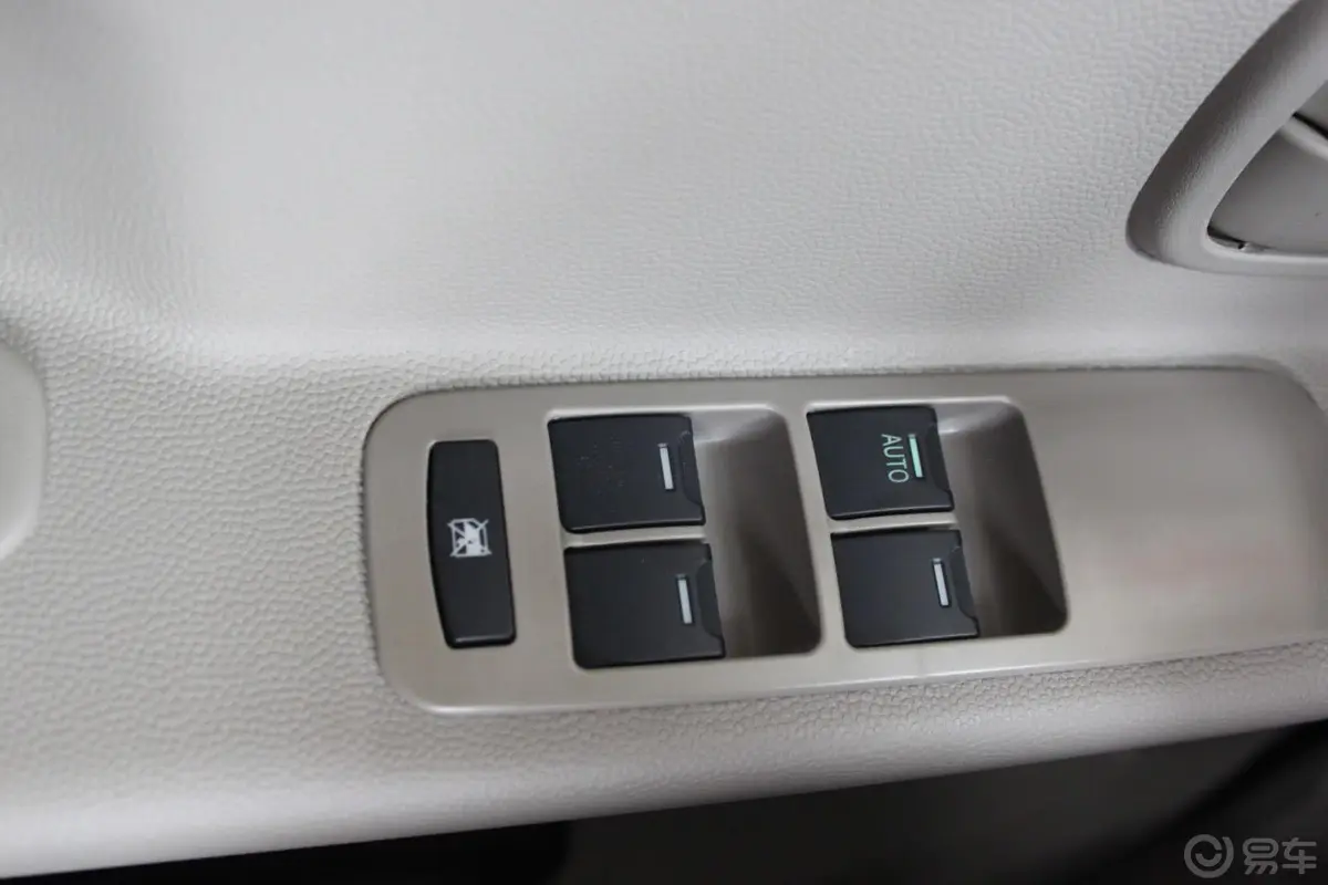 浪迪1.2L 手动 阳光版 舒适型车窗升降键
