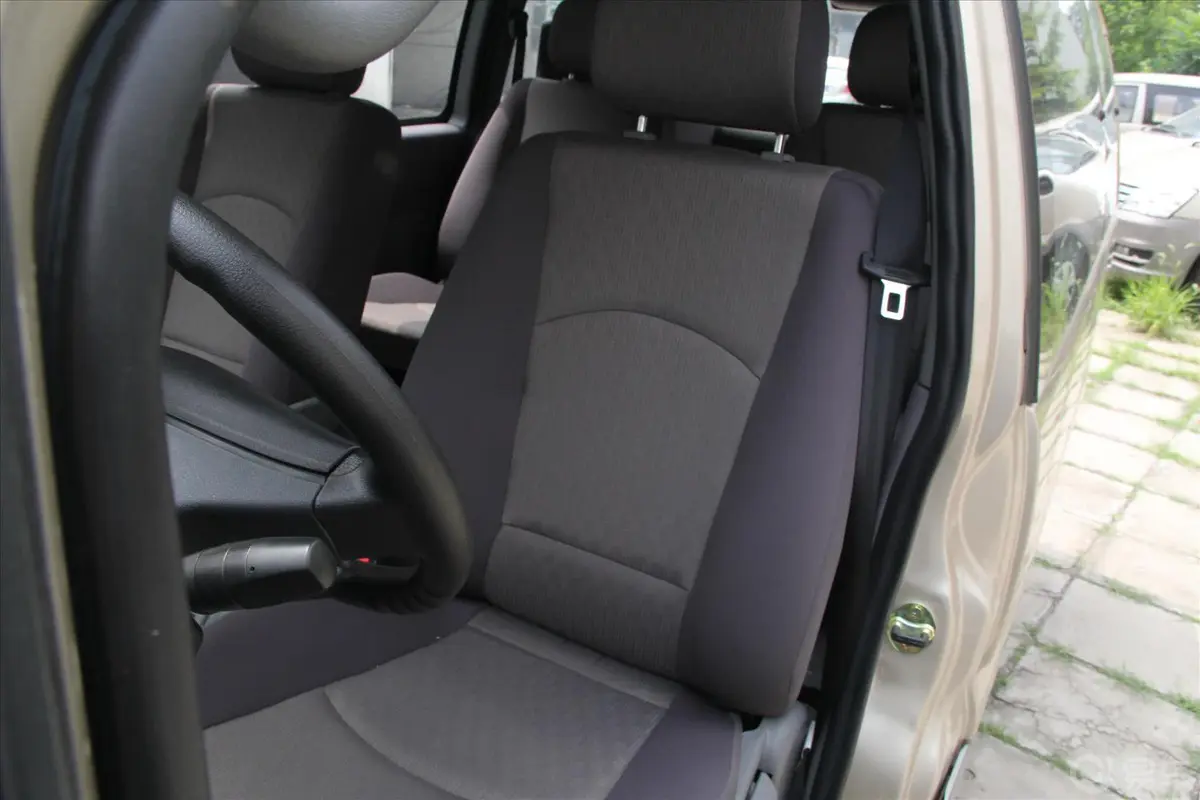 菱智M3 1.6L 手动 舒适型驾驶员座椅