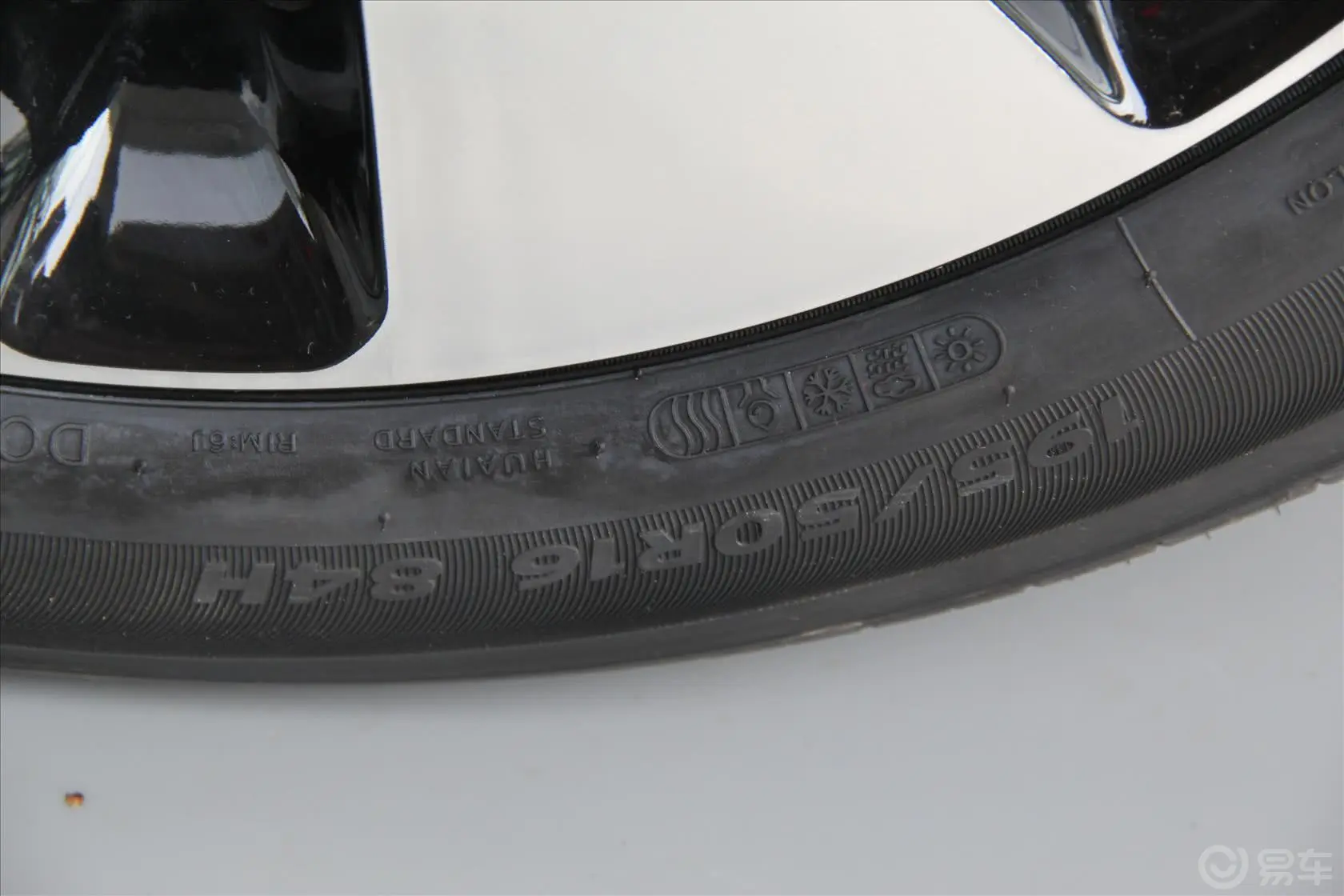 起亚K2三厢 1.4L 自动 Premium ECO 纪念版轮胎规格