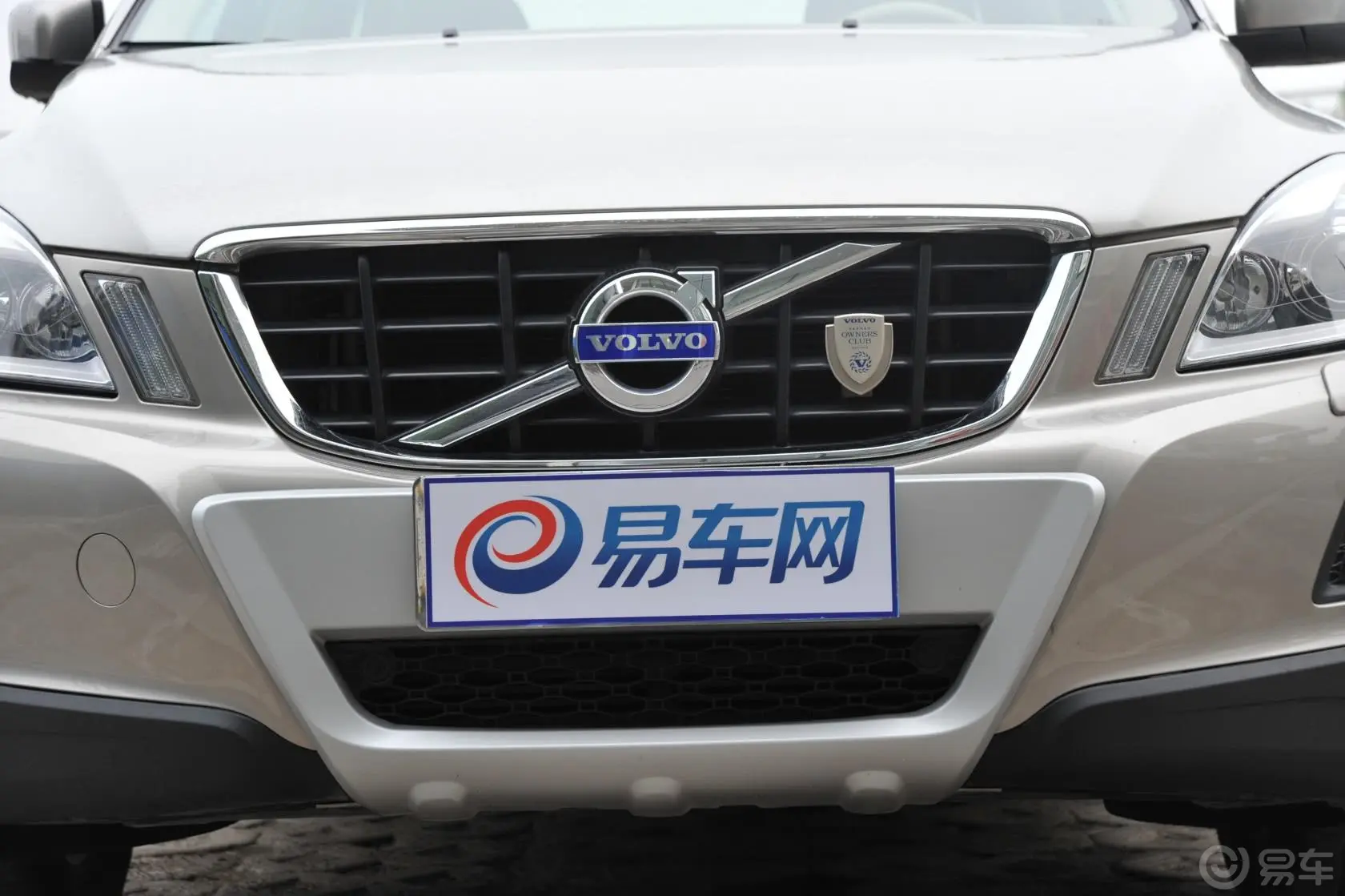 沃尔沃XC60(进口)3.0T T6 AWD智雅版前格栅侧俯拍