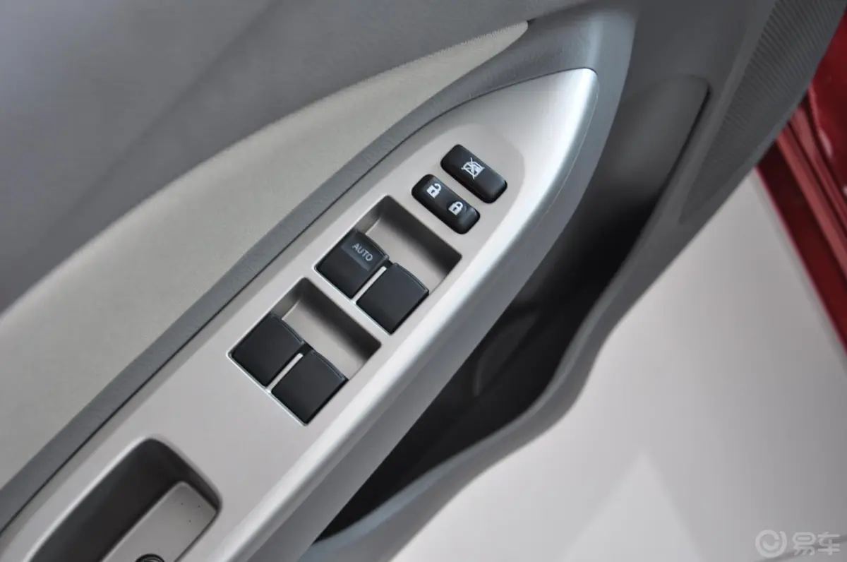 威驰1.6L GL-i 手动 型尚天窗版车窗升降键