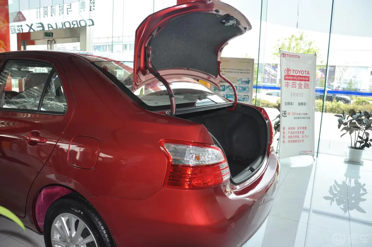 威驰1.6L GL-i 手动 型尚天窗版行李厢开口范围